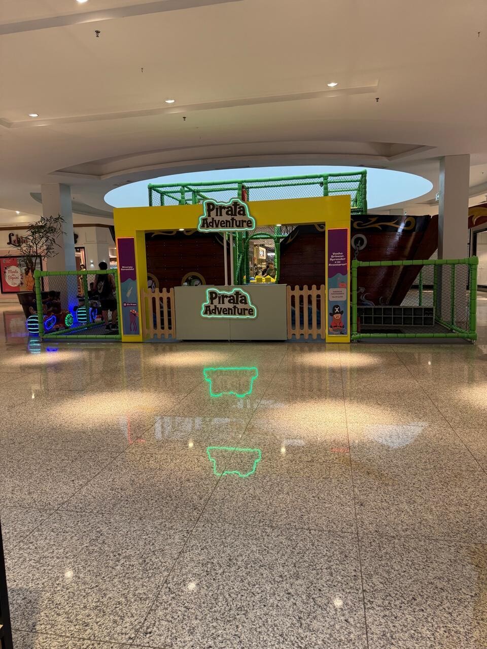 2 Fachada do Pirata Adventure, parque temático do Zoe Park, montado em um shopping